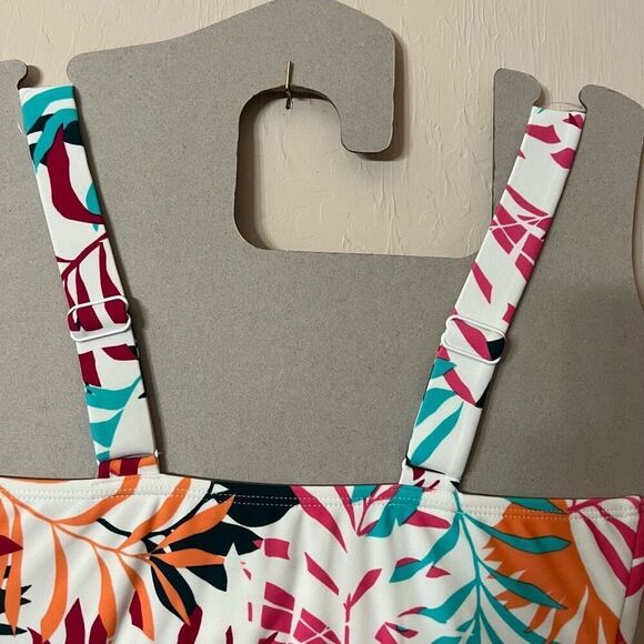 NWT Eddie Bauer One Piece Swimsuit Women’s Small Shelf Bra Adjustable Straps New - Picture 12 of 16